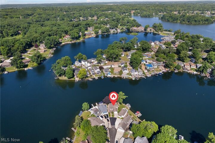 Property Photo: 462 Fan Drive OH 44319