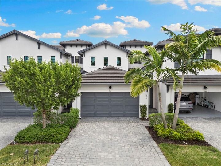 Property Photo: 7490 Rockefeller Dr FL 34119