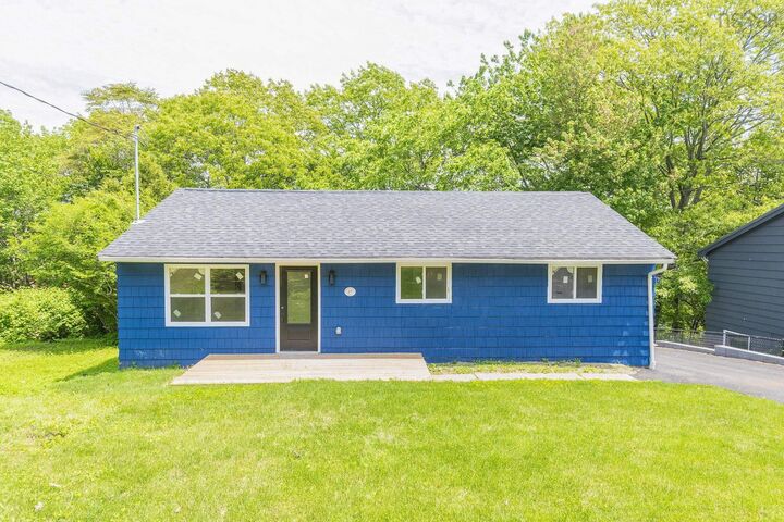 27 Meadowview Drive — photo 1