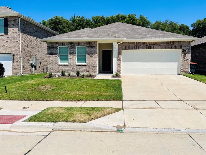 Property Photo:  2621 Silver Leaf Lane  TX 75409 