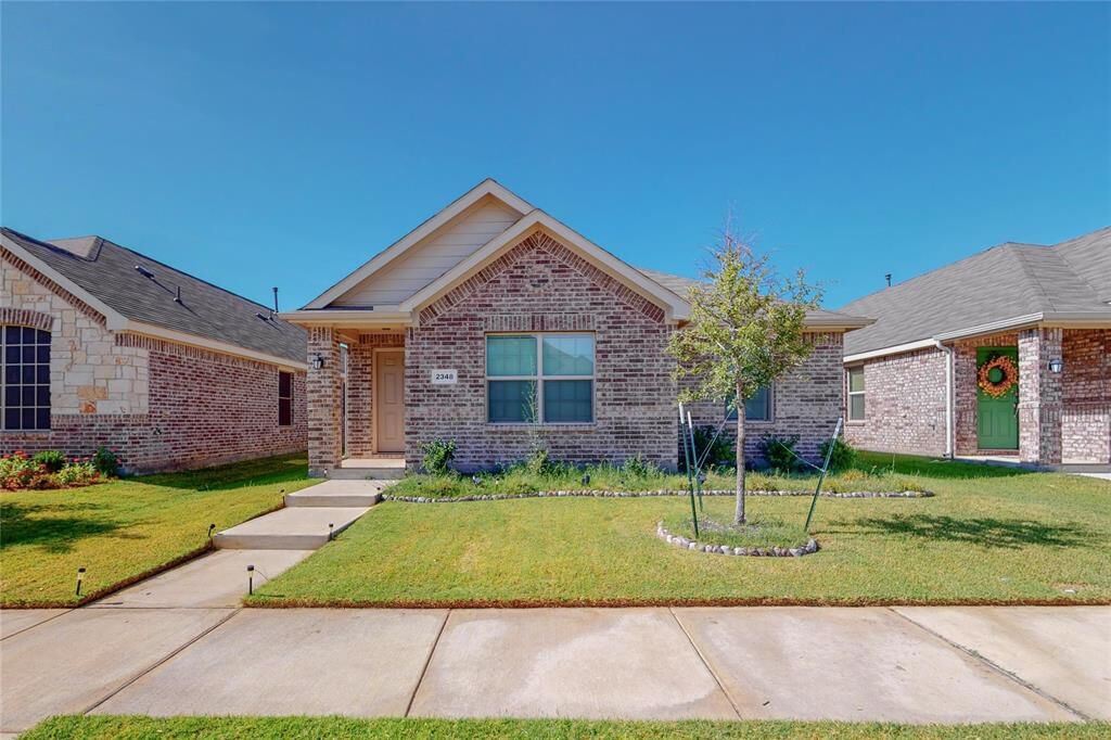 Property Photo: 2348 Evening Stone Drive TX 76227