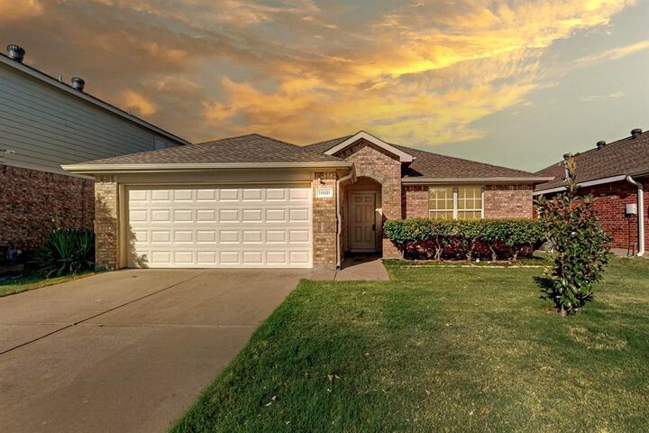 Property Photo: 11501 Lauren Way TX 76244