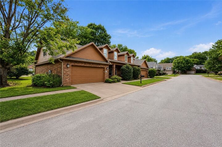 Property Photo:  519-521 S Pierremont Drive  AR 72701 