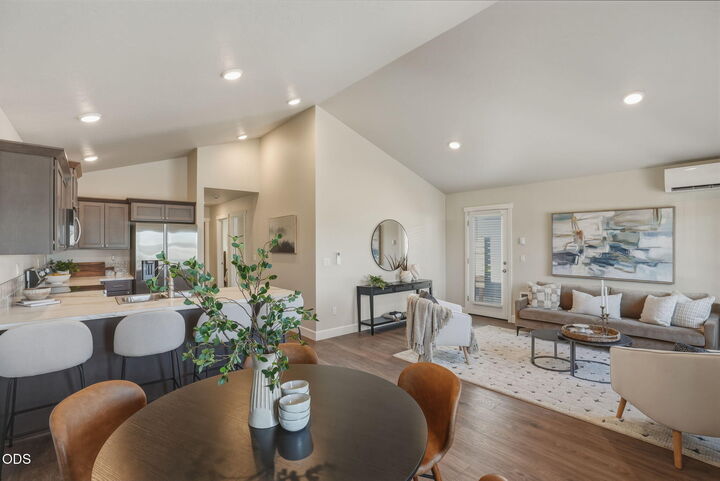Property Photo:  4067 SW Pumice Avenue 96  OR 97756 