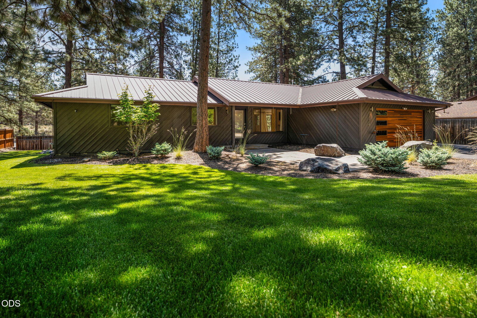 Property Photo:  2204 NW Marken Street  OR 97703 