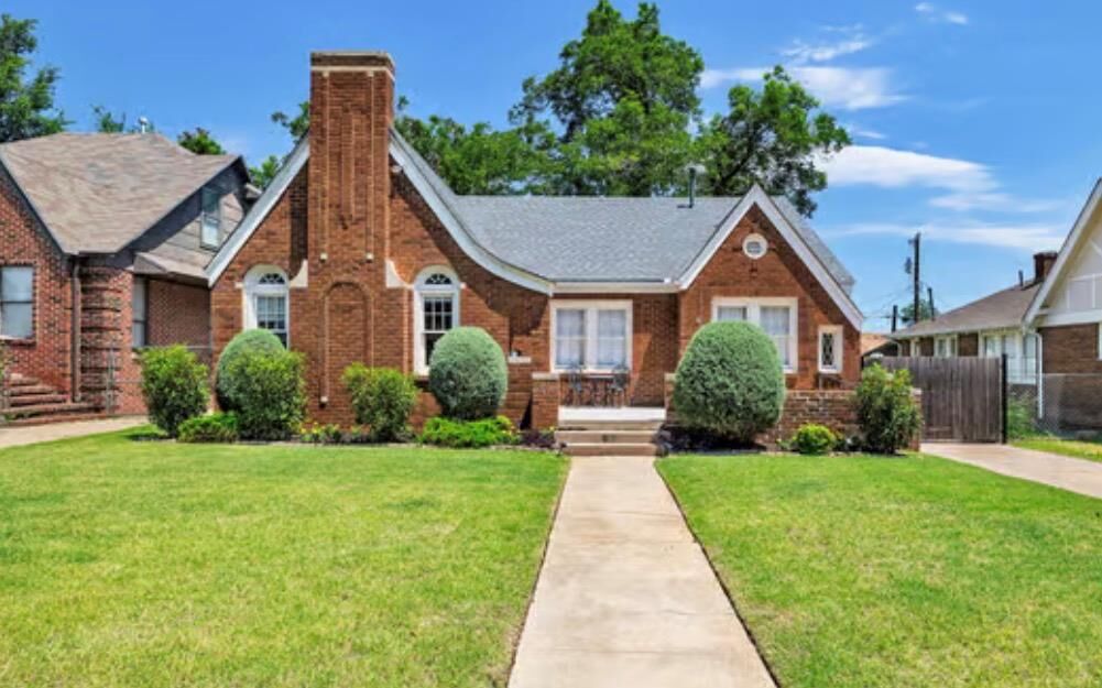 Property Photo: 917 NE 18th Street OK 73105