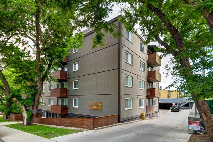 Property Photo: 1904 10 Street SW 301 AB T2T 3G1