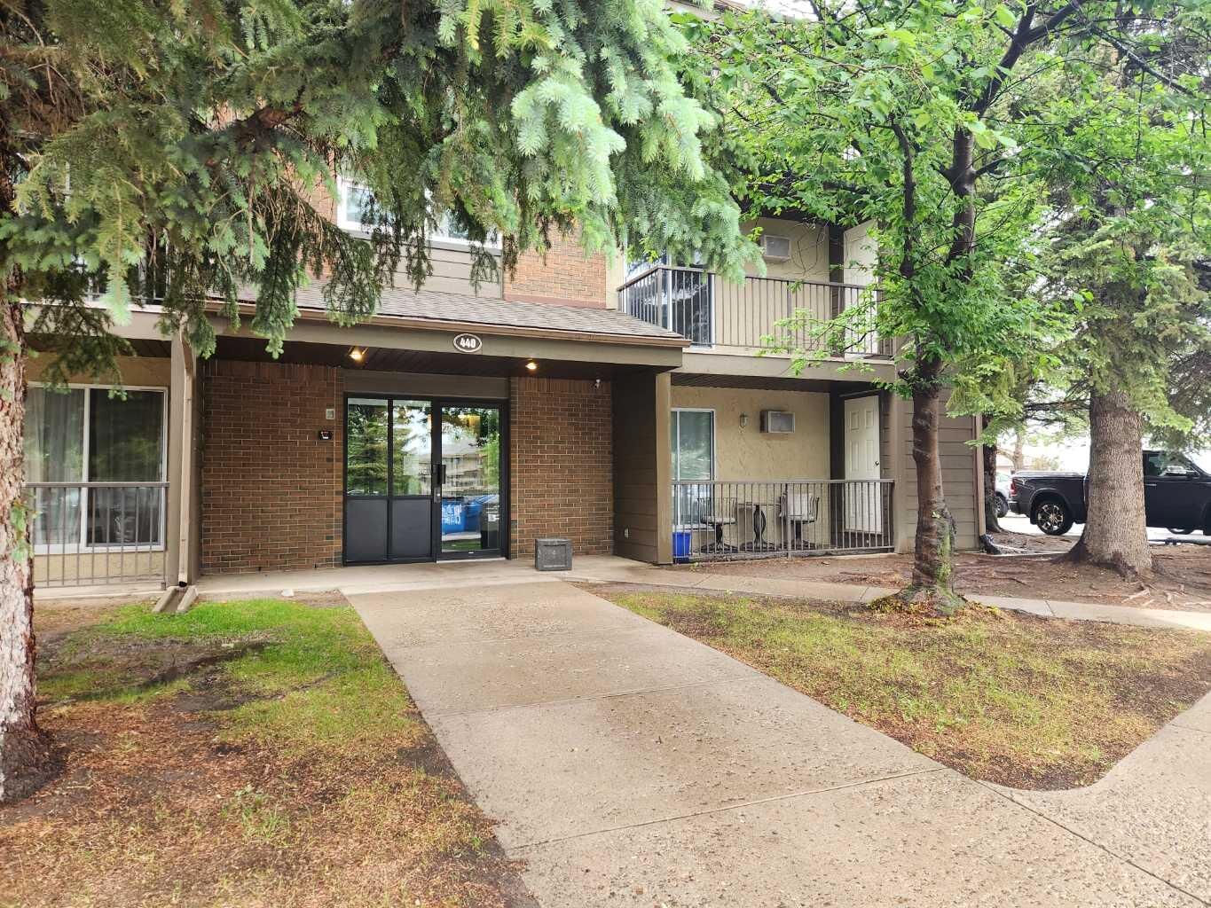 Property Photo: 440 Columbia Boulevard W 101 AB T1K 5R4