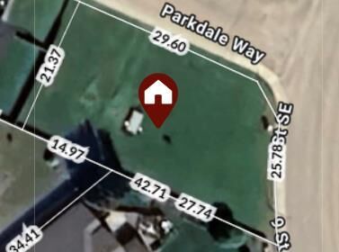 22 Parkdale Way SE — photo 1