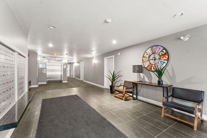 Property Photo: 515 4 Avenue NE 302 AB T2E 0J9