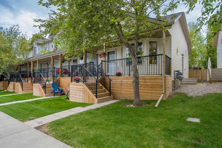 Property Photo: 73 Hidden Valley Villas NW AB T3A 5W7