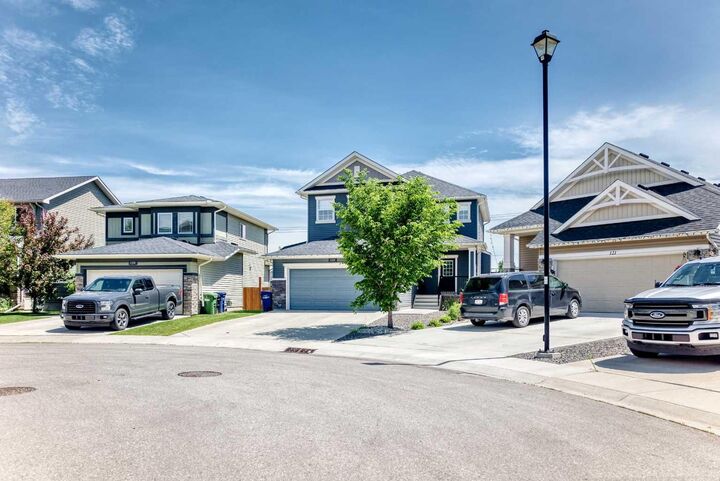 Property Photo: 125 Bayside Loop SW AB T4B 3E5