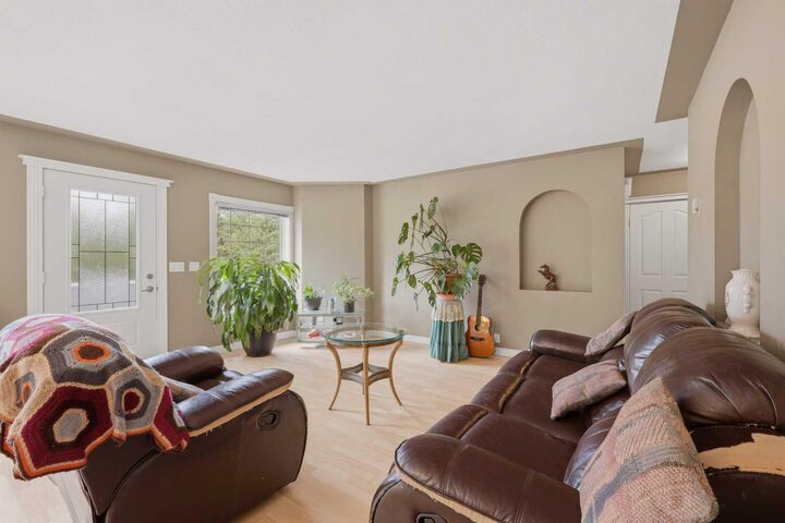 Property Photo: 37 Parkland Crescent AB T0C 2J0