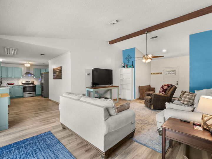 Property Photo:  605 Haynes  LA 70634 