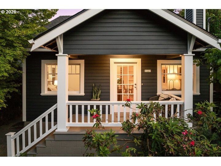 Property Photo:  2440 NW Raleigh St  OR 97210 