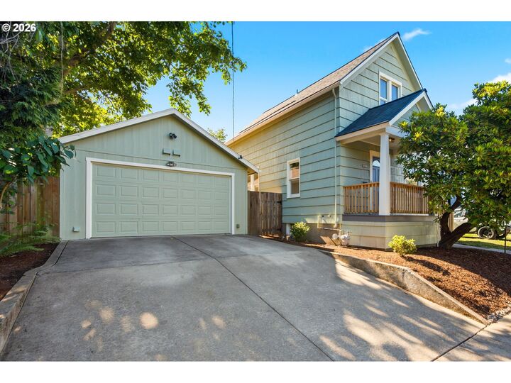 Property Photo: 3807 NE Grand Ave OR 97212