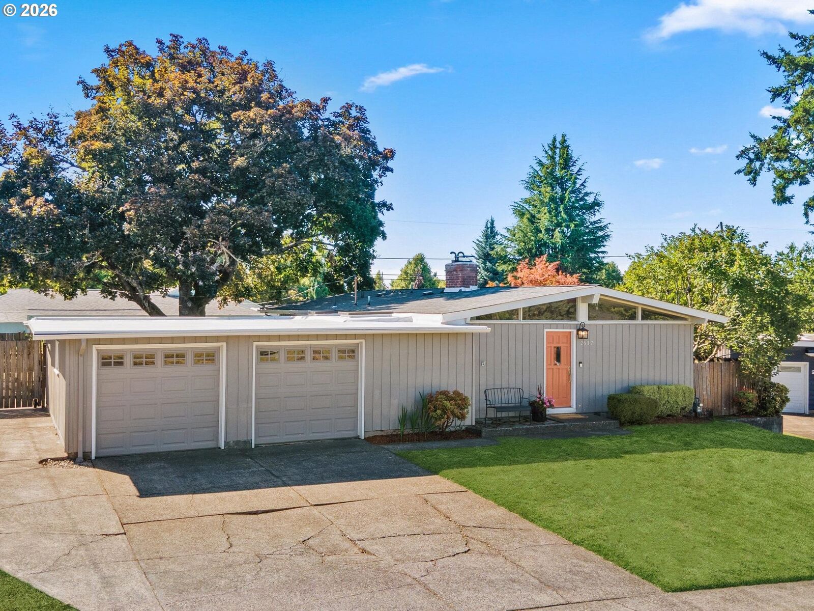 Property Photo:  2637 NE 138th Pl  OR 97230 
