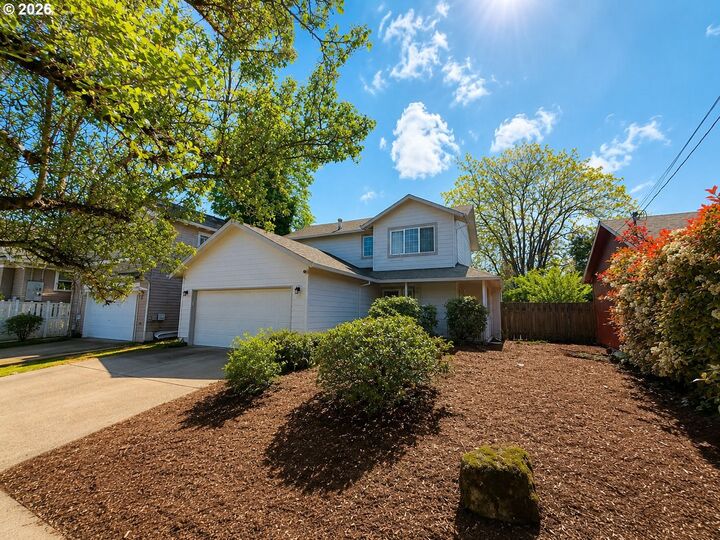 Property Photo: 125 W Fairfield St OR 97027