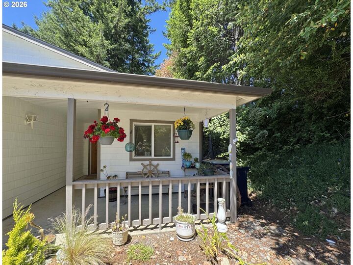Property Photo:  1486 Seacrest Ln  OR 97415 