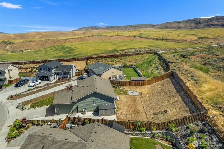 Property Photo:  2691  Semolina Loop  WA 98802 