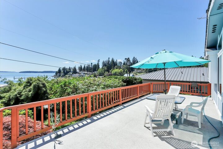 Property Photo: 4307 77th Place NW WA 98271