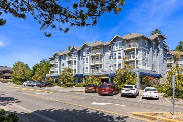 Property Photo: 300 High School Road NE 412 WA 98110