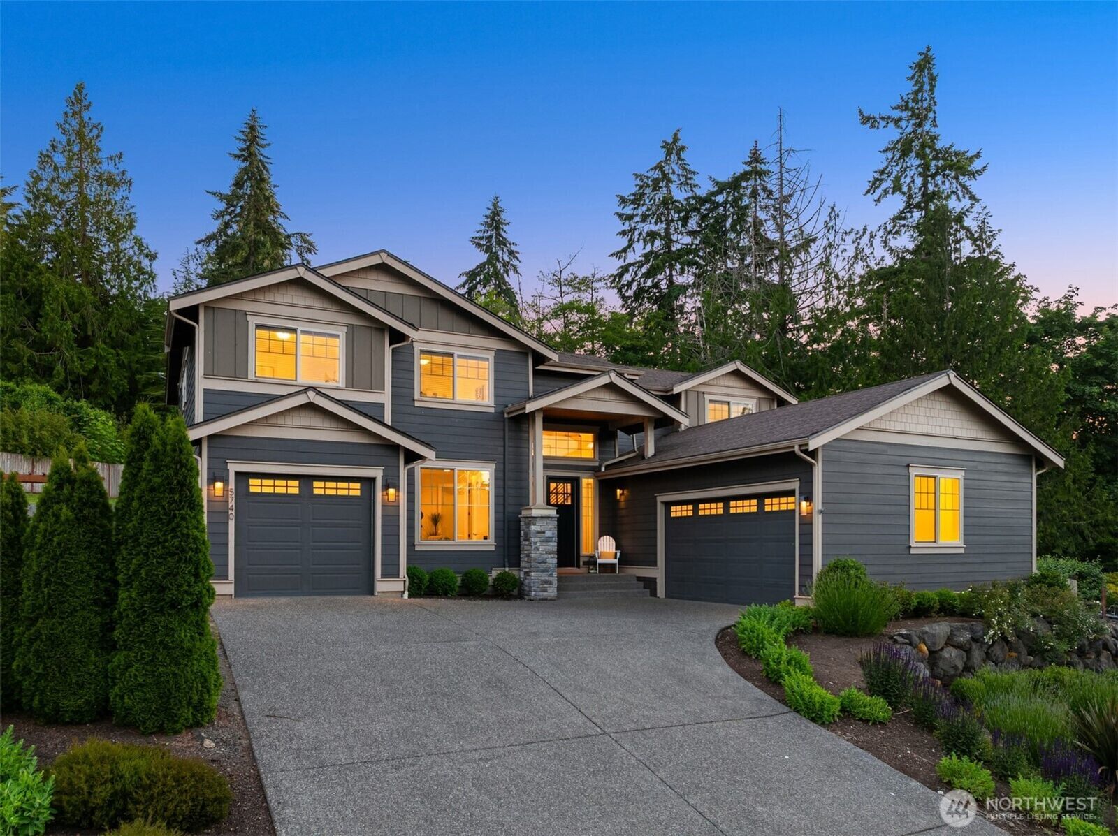 Property Photo:  5740  Solana Lane NE  WA 98110 
