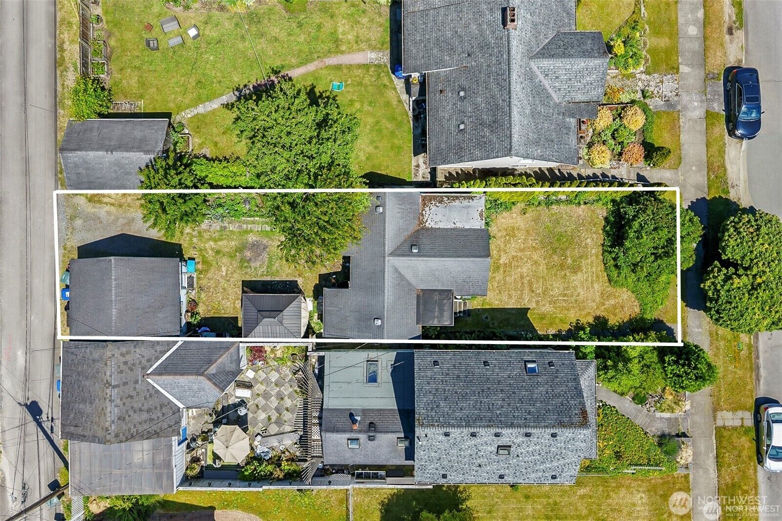 Property Photo: 2512 Cedar Street WA 98201