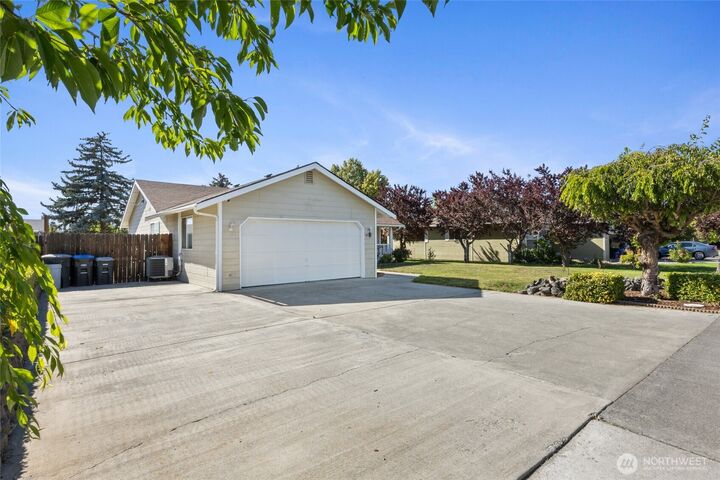 Property Photo:  2214 S Belair Drive  WA 98837 