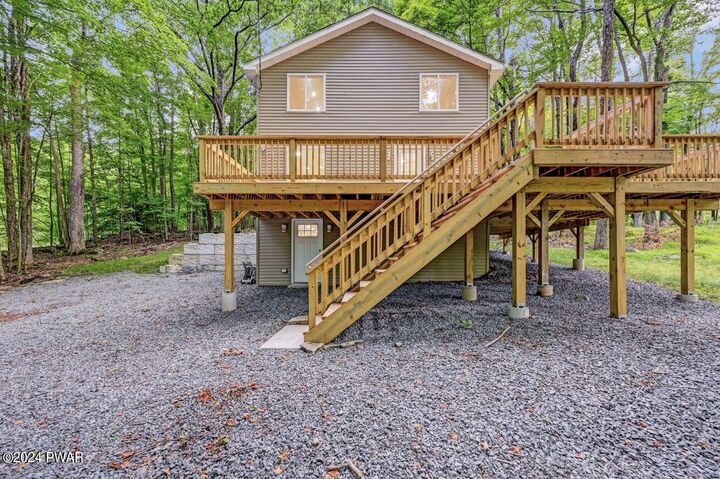 Property Photo:  117 Sheridan Road  PA 18428 