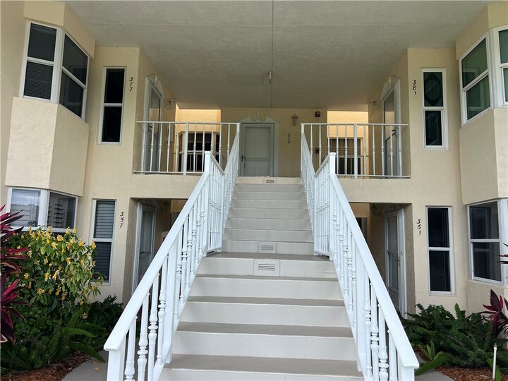 Property Photo: 379 N Grove Isle Circle 379 FL 32962