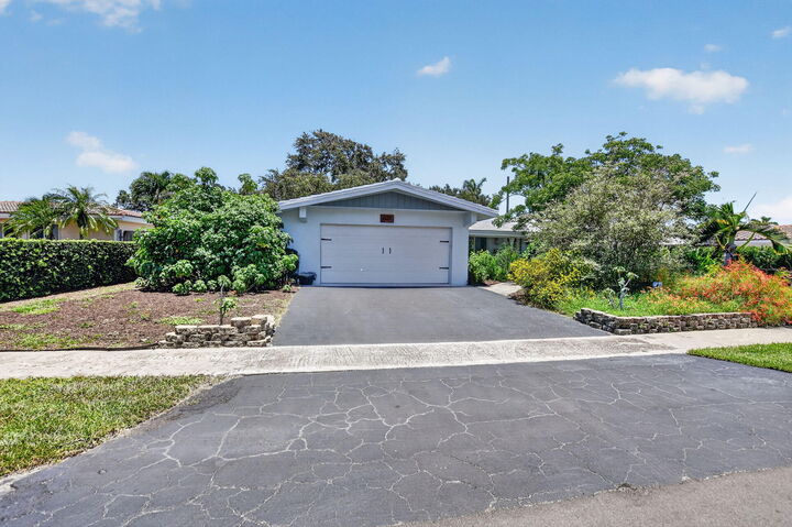Property Photo: 807 SW 3rd Street FL 33486