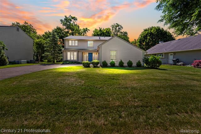 Property Photo: 1872 Flemington Drive MI 48098