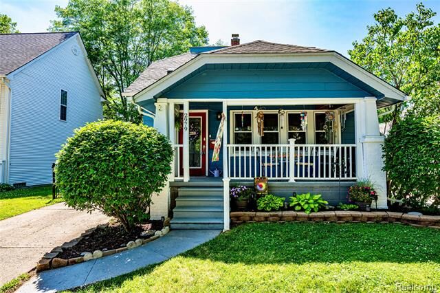 Property Photo:  2979 Royal Avenue  MI 48072 