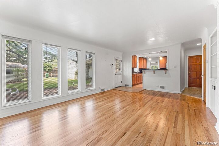 Property Photo:  3201 S Bellaire Street  CO 80222 