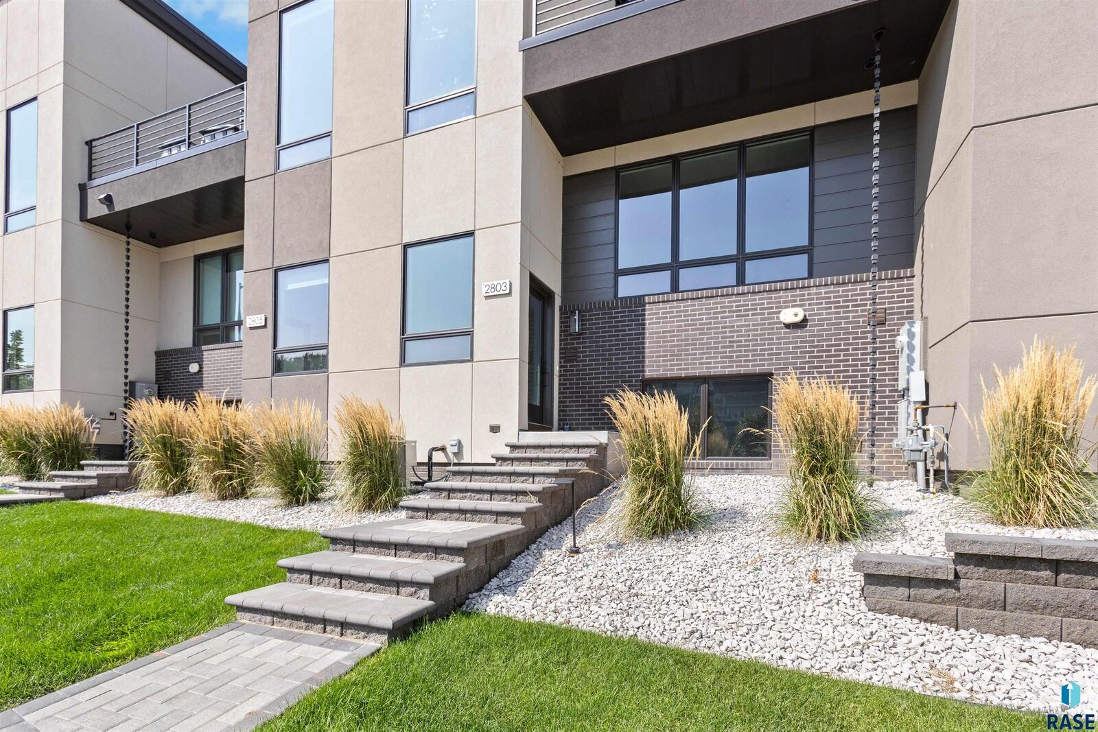 Property Photo:  2803 S Terry Ave  SD 57106 