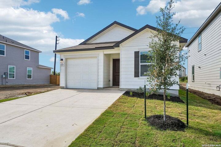 Property Photo: 1010 Tranchet Trail TX 78221