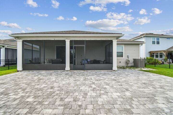 Property Photo:  182 Myrtle Oak Ct  FL 32092 