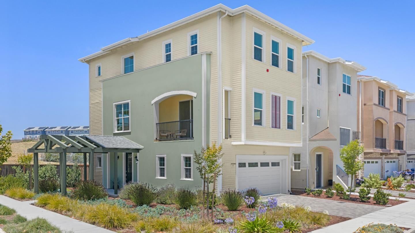 Property Photo:  401 San Luis Avenue  CA 95076 