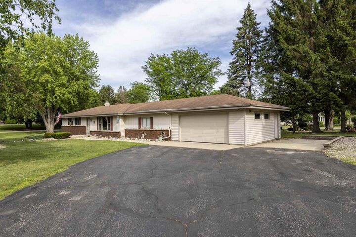 Property Photo:  4168 N Lunar Drive  WI 53546 