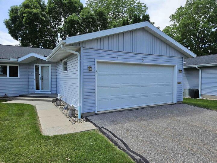 Property Photo: 1720 Elizabeth Street WI 53913