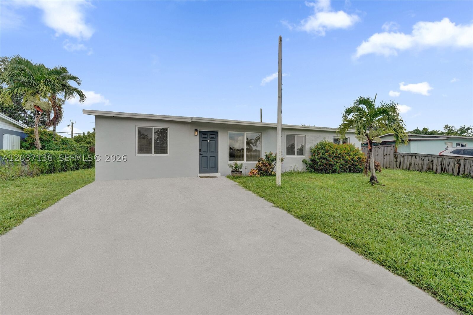 Property Photo:  5701 SW 37th St  FL 33314 