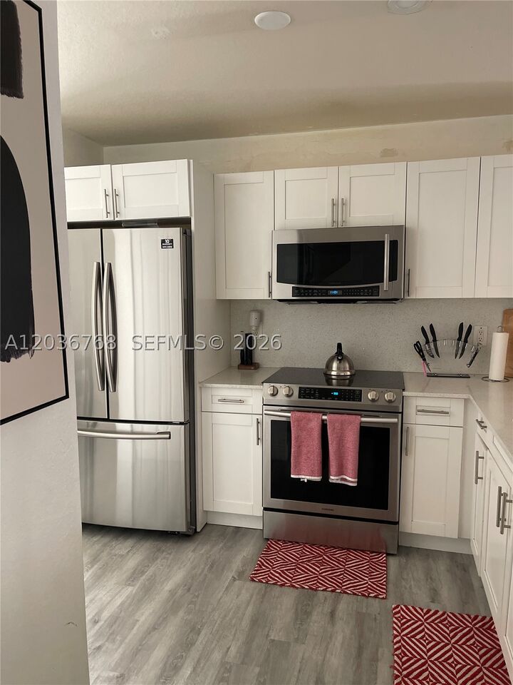 Property Photo: 2432 SW 99th Way FL 33025