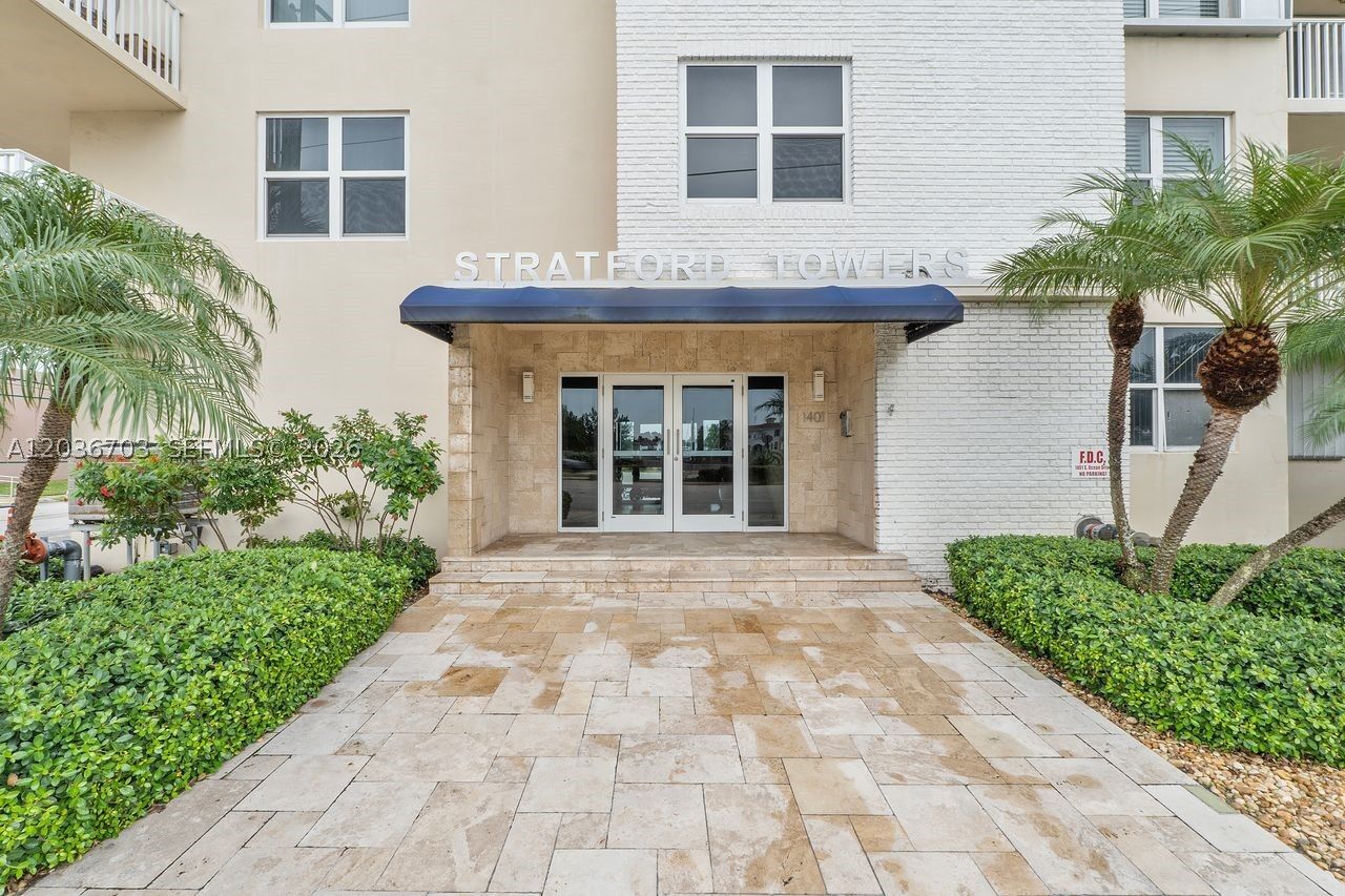 Property Photo: 1401 S Ocean Dr 305 FL 33019