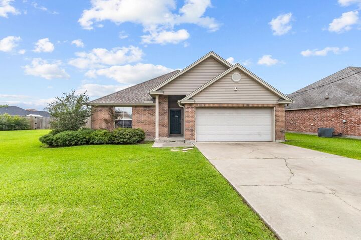 Property Photo:  5660 Samantha Lane  TX 77657 