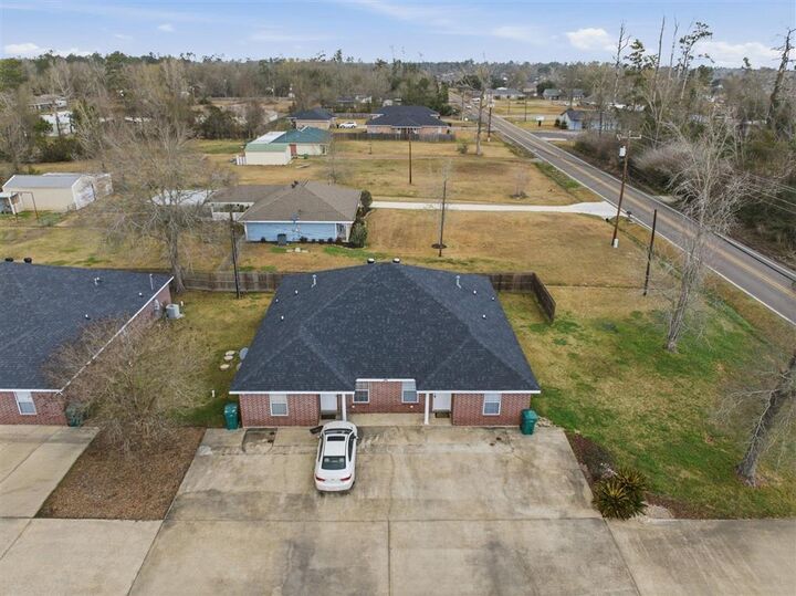 Property Photo: 589 N Perkins Ferry Road N B LA 70611