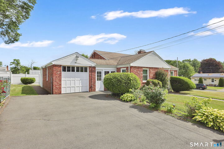 Property Photo: 104 Exeter Street CT 06106