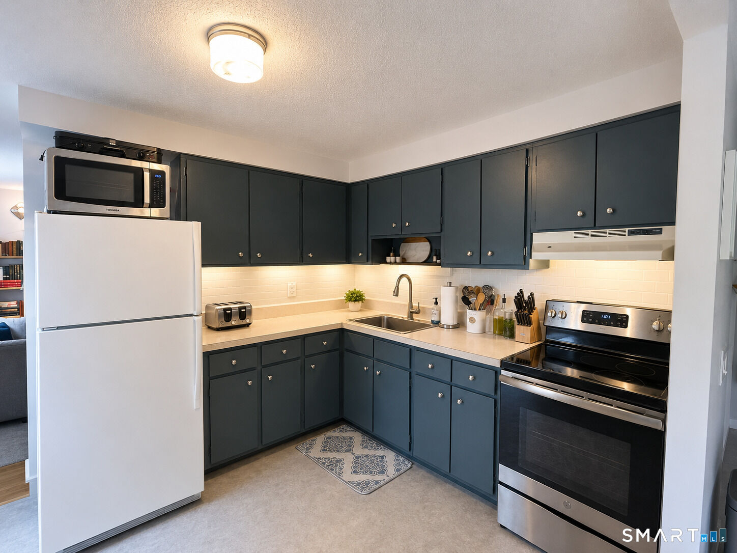 Property Photo: 47 Terrace Gardens 47 CT 06492