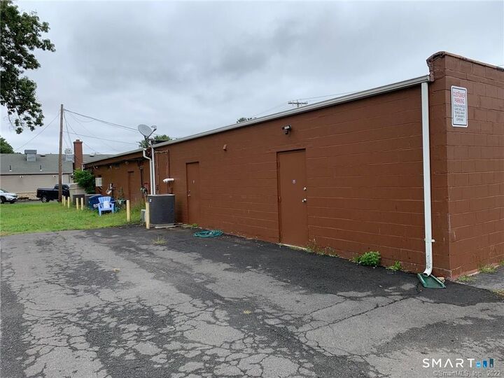 Property Photo:  1232 Queen Street  CT 06489 