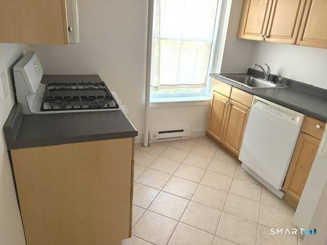 Property Photo:  134 Summer Street 1B  CT 06840 